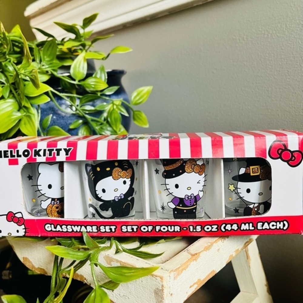 Hello Kitty Halloween Shot Glass Set of 4 | 1.5 oz Glassware | NWT